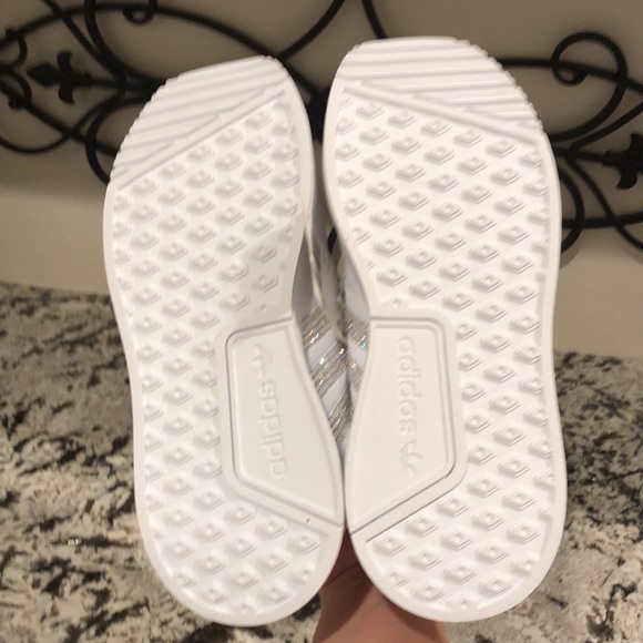 Addidas Original Sneakers with genuine Swarovski Crystals - Size 7.5 (6Y) - Picture 6 of 10